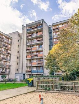 Sanierte Etagenwohnung mit 3 Zimmern und Balkon in Braunschweig! - Braunschweig