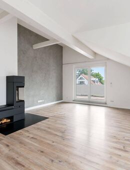 Reizvolle, helle 3-Zimmer-Dachgeschosswohnung mit sonnigem Südbalkon - München