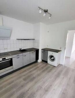*** sanierte Dachgeschosswohnung mit EBK *** - Reichenbach (Vogtland)