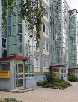Tolle 2-Raum-Wohnung mit Dusche, Balkon und Aufzug - Gera