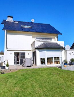 In ruhiger, gewachsener Lage! Freistehendes Einfamilienhaus mit Einliegerwohnung auf Erbbaugrundstück. - Castrop-Rauxel