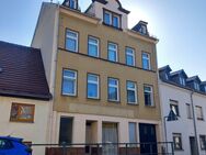 Stadthaus mit Potential! Wohnhaus, Innenhof und Werkstatt/Lagerhalle im Zentrum von Crimmitschau - Crimmitschau