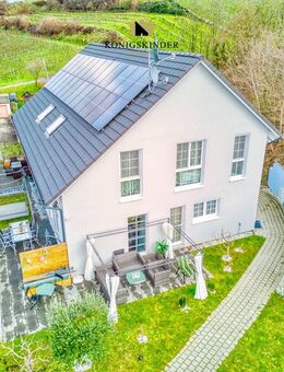 Zweifamilienhaus in Traumlage - Vielseitige Nutzungsmöglichkeiten in Hügelheim - Müllheim