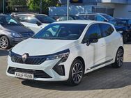 Renault Clio, 1.6 V Techno E-TECH Hybrid 145 EU6e, Jahr 2024 - Berlin