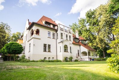 MÖBLIERTE KOMFORTABLE WOHNUNG IN "PARKRESIDENZ SCHLOSSCHEMNITZ"