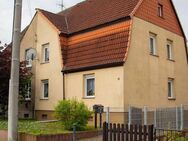 Charmante Doppelhaushälfte mit Potenzial in ruhiger Lage - Merseburg