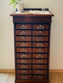 Apothekerschrank, Schubladenschrank antik, Marke Vesuv, Industrie Design, Augenweide - Gundelsheim Zentrum