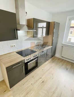 Mit moderner Einbauküche! 2 Raum Wohnung nahe dem HBF. Bad mit Wanne und Fenster. - Gera
