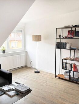 Zentral im Westen: Attraktive 2-Zimmer-DG-Wohnung - Stuttgart