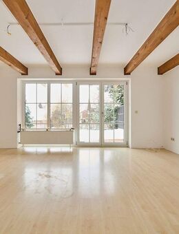 Familienfreundliche Doppelhaushälfte mit ausgebautem Dachgeschoss, Garage und kleinem Garten - Schwarzach (Bayern)