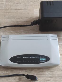Digitus DN-5002C/ A3 8-Port-LAN-Switch (RJ45) mit Netzteil - Oyten
