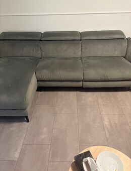 Samt Couch mit Relaxfunktion - Berlin Friedrichshain-Kreuzberg