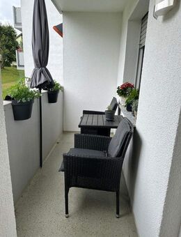 3-Zim.-Whg. mit Einbauküche, Loggia, Blick ins Grüne, Reinigungs-, Hausmeister- u. Winterservice - Sachsenheim