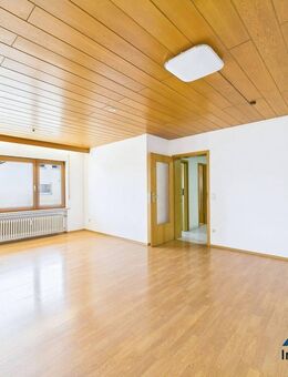 Clever wohnen mit Stil: Top gepflegte 3-Zi.-Whg. + großer Süd-Balkon + Erbpacht-Vorteil und mehr! - Wendlingen (Neckar)