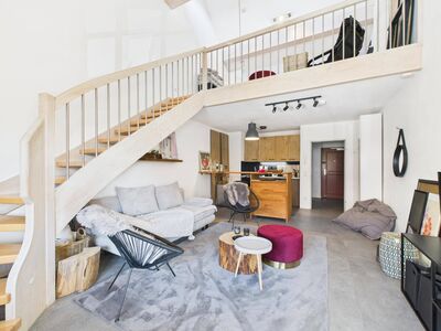 Licht, Raum, Design - Stilvolle 2-Zi.-Maisonettewohnung mit Balkon & TG-Stellplatz in Straubing!