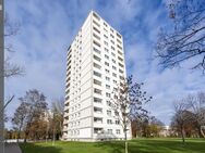 Gut vermietete, leuchtende 3 Zimmer Wohnung mit Balkon, hoch über den Dächern des Münchner Nordens - München