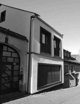 Architektenhaus im historischen Ortskern mit spektakulärem Terrassenblick auf die Weinberge! - Kiedrich