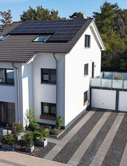 Modernes Zweifamilienhaus in Vorst - mit PV-Anlage, Dachterrasse & Garten, perfekt für Familien - Tönisvorst