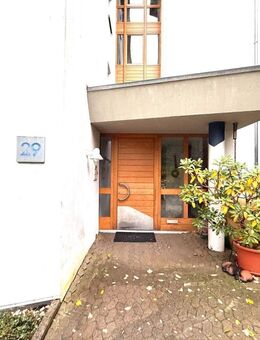 2-Zimmerwohnung im 2. Obergeschoss mit Aufzug / Einbauküche / Balkon / PKW-Stellplatz - Traben-Trarbach