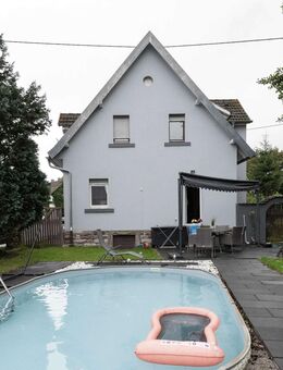 Freistehendes Einfamilienhaus mit viel Potenzial in Gaggenau/ Hörden **großer Garten mit Pool** - Gaggenau