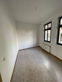 Im Zentrum: gemütliche 2 Zimmer Wohnung, renoviert - Zeitz