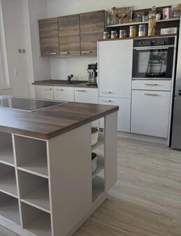 Moderne Nobilia-Küche mit Kochinsel und Siemens-Geräten - Malsch (Landkreis Karlsruhe)
