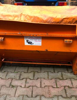 für Klein. & Kommunaltraktoren (Kubota,Iseki) Walzenstreuer Rauch - Uder