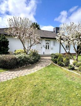 Wunderschön begrüntes, überaus gepflegtes Einfamilienhaus in ruhiger Lage von Ahrensburg zu verkaufen - Ahrensburg