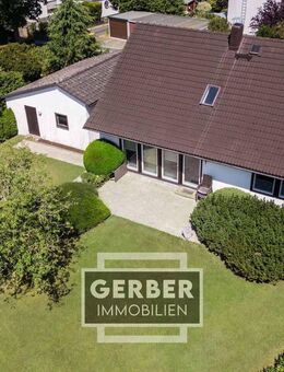 Gepflegtes Haus mit Wohnmobilgarage - Selb