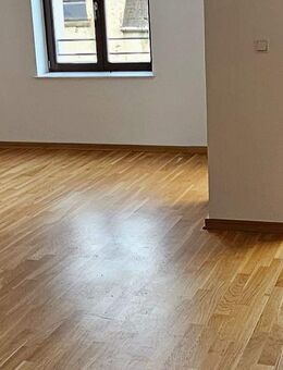 Schöne 4-Raum Maisonettwohnung mit Balkon// Dachgeschoss - Chemnitz