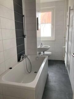 2 Zimmer mit Balkon