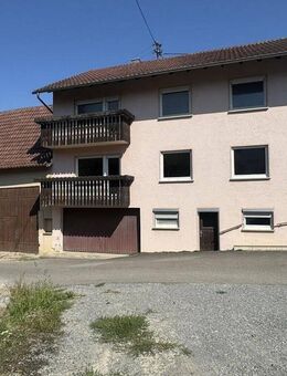 Für Selbermacher: 2-Familienhaus / Bauernhaus mit Garagen - Öhringen