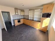Komplett sanierte Dreizimmer-Wohnung mit großem Balkon - Moosburg (Isar)