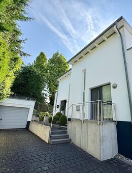 Moderne Doppelhaushälfte in Top-Wohnlage am Sooderhang in Wiesbaden-Sonnenberg - Wiesbaden