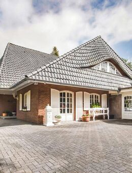 Bremen-Oberneuland: Charmantes Einfamilienhaus mit viel Platz und einem traumhaft schönem Garten - Bremen