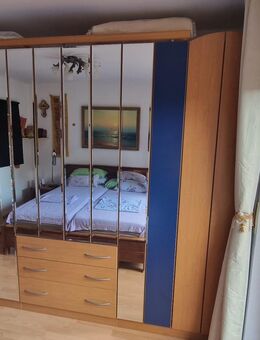 Kleiderschrank mit Spiegel - Paderborn