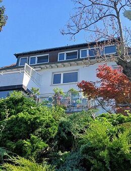 TRÄUMEN SIE DIE REALITÄT! Villa mit Garten und zwei Garagen. - Waiblingen