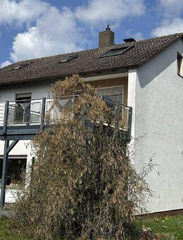 Gepflegtes Einfamilienhaus mit Doppelgarage in Korbach - Korbach (Hansestadt)
