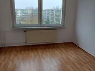 3-Raum-Wohnung mit Balkon - Neustrelitz