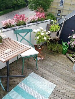 Ferienwohnung! Helle 3-Zimmer Dachgeschoßwohnung mit Balkon in 24837 Schleswig zu verkaufen. - Schleswig