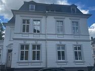 Renovierte 2 Zimmer DG Wohnung mit Loggia zu vermieten - Arnsberg