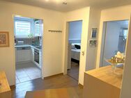 Helle 3-Zimmer-Dachgeschosswohnung, mit Einbauküche & Grillplatz - Gepflegtes Wohnen in Remscheid - Remscheid