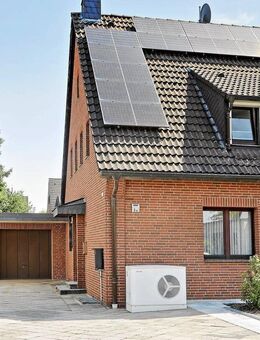 Moderne Doppelhaushälfte mit großem Garten, Einliegerwohnung & PV-Anlage in Urdenbach - Düsseldorf