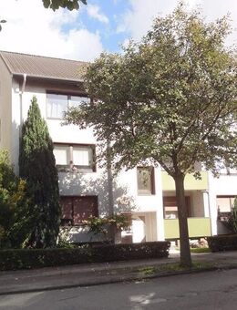 Gepflegtes Mehrfamilienhaus mit großem Garten (evtl. Baugrund) - Gladbeck