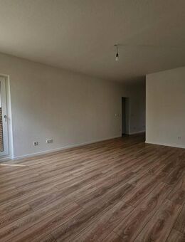 NEU!! Frisch renovierte 3 Zimmer Wohnung mit offenem Grundriss und Balkon - Dorsten