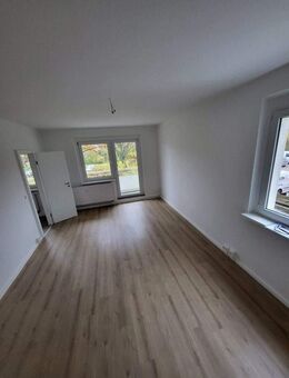 2-RW - ideal für Singles, junge Paare, Studenten,- Balkon - Aufzug - Magdeburg