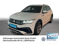 VW Tiguan, 2.0 TSI R-Line, Jahr 2023 - Berlin