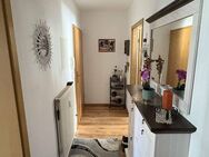 Charmante 2-Zimmer-Wohnung mit Fernblick ins Grüne, ideal für Kapitalanleger - Werdau