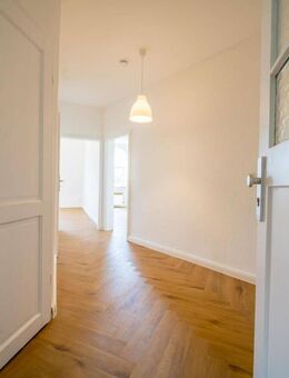 Bezugsfertig! Zentrale Dachgeschoss-Wohnung WG Tauglich - Stuttgart