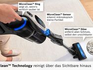BOSCH Akku-Stielstaubsauger Unlimited 10 BKS1051GQC, MicroClean™ Technology, Display, Knickrohr, beutellos, HEPA-Filtersystem, 10 Jahre Motorgarantie, Schnellladegerät, grau